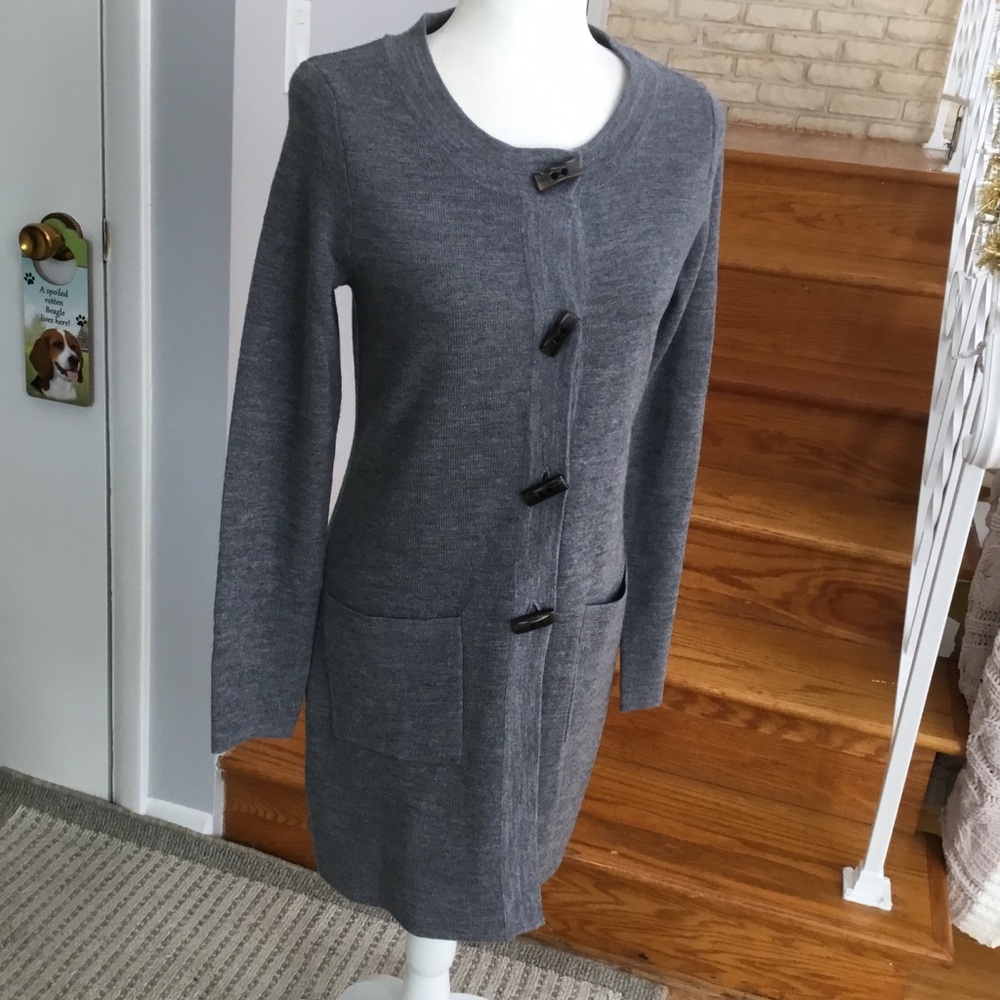 ELLEN TRACY 50% WOOL LONG SWEATER